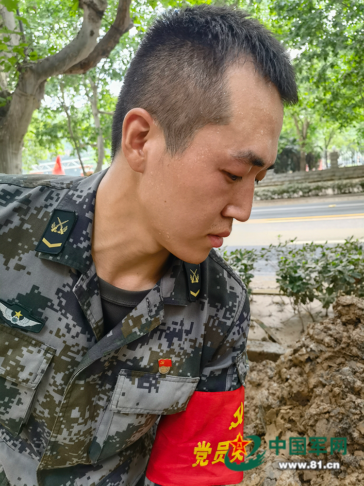 恢复生产生活秩序,杨根思部队坚守一线