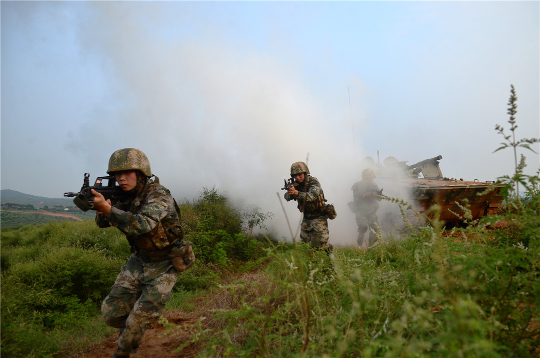 丨中部战区陆军第82集团军某部:数字化步兵的新时代突击 - 中国军网