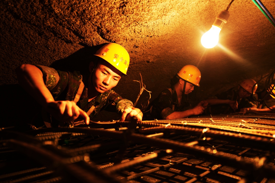 "无名"坐标下的忠诚之歌——走近英雄的导弹工程兵 - 中国军网