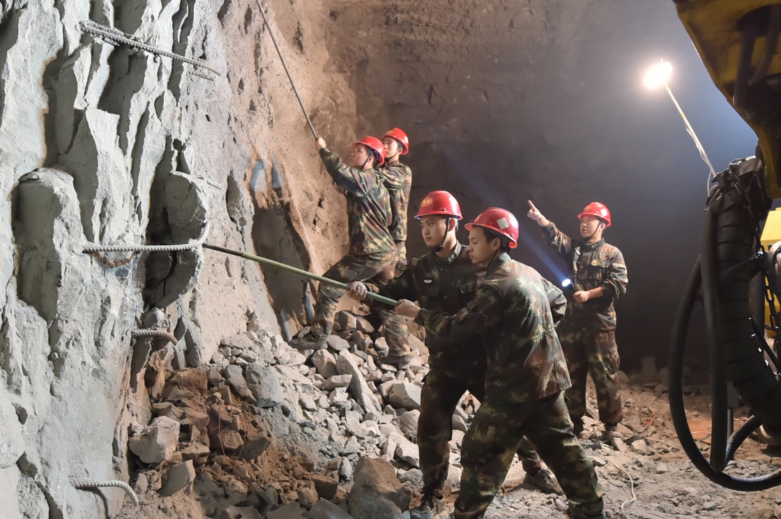 "无名"坐标下的忠诚之歌——走近英雄的导弹工程兵