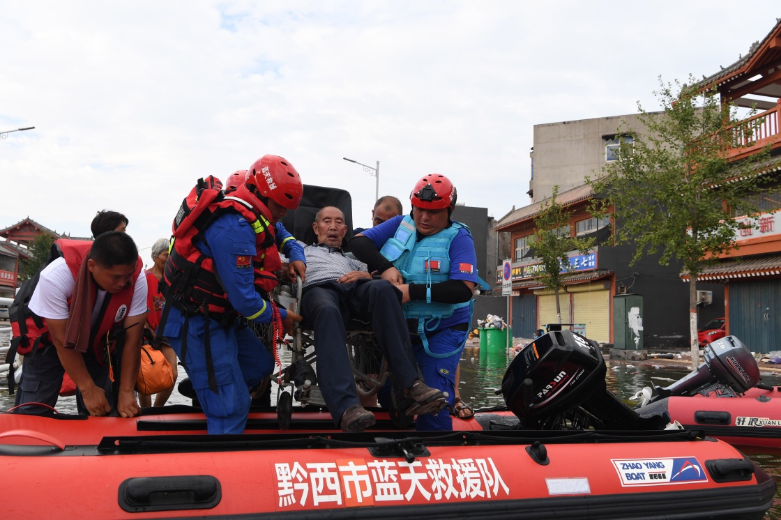 新华社记者 张浩然 摄"在大灾面前,即便我们竭尽所能,但能做的也太少