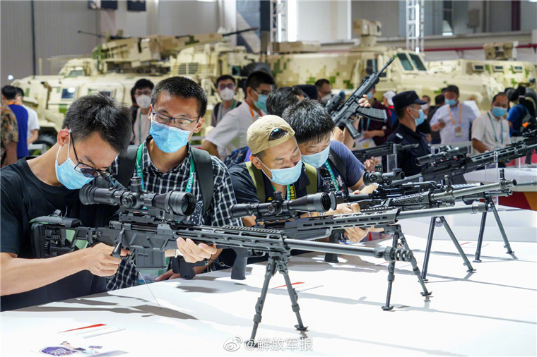 军微看航展丨必打卡地据枪就是这么帅