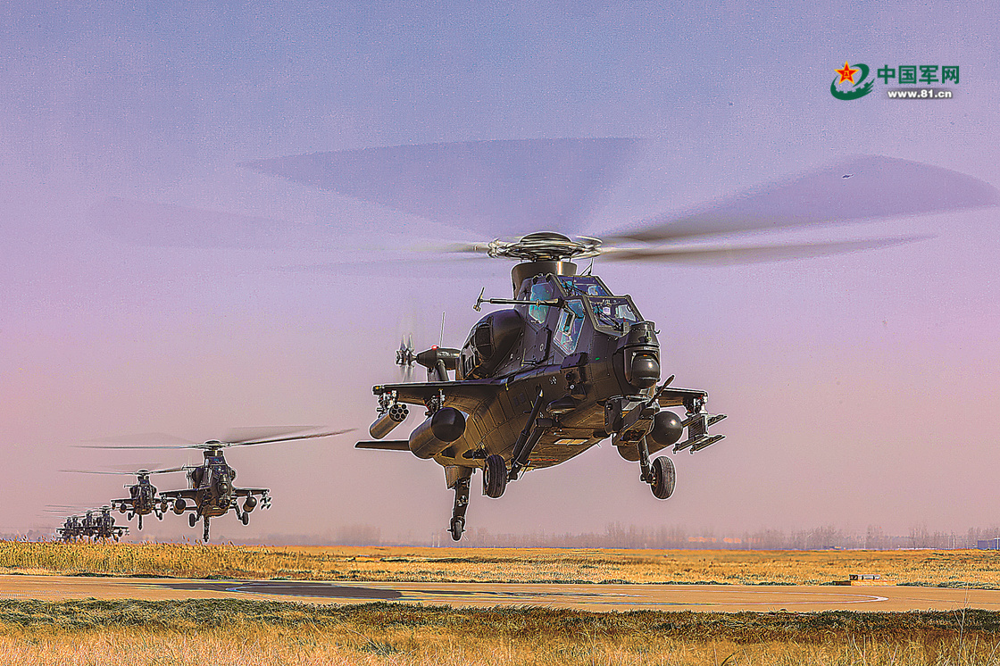 第80集团军某陆航旅开展多机型跨昼夜飞行训练