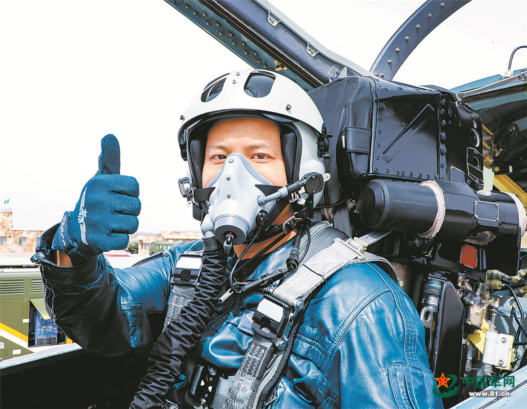 战鹰鏖战!一组高清大图直击空军航空兵某旅空战对抗训练 - 中国军网