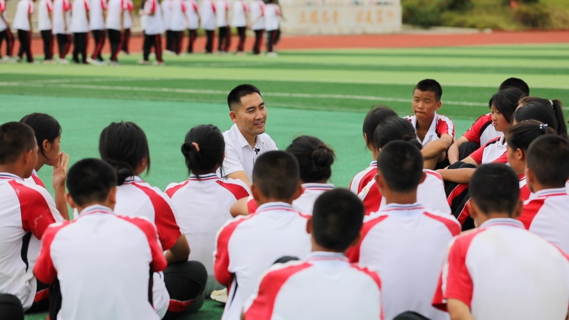 二十大代表风采丨刘秀祥:激发山乡学子的奋斗动力 - 中国军网
