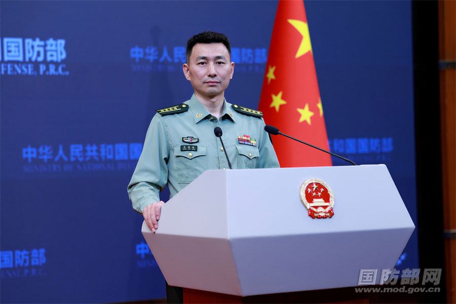 外国驻华使馆武官参访杭州航空兵某旅 - 中国军网