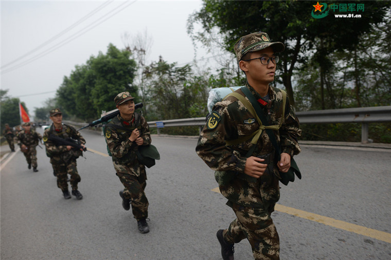 "一道杠"与新兵混编训练,竟有这么多收获