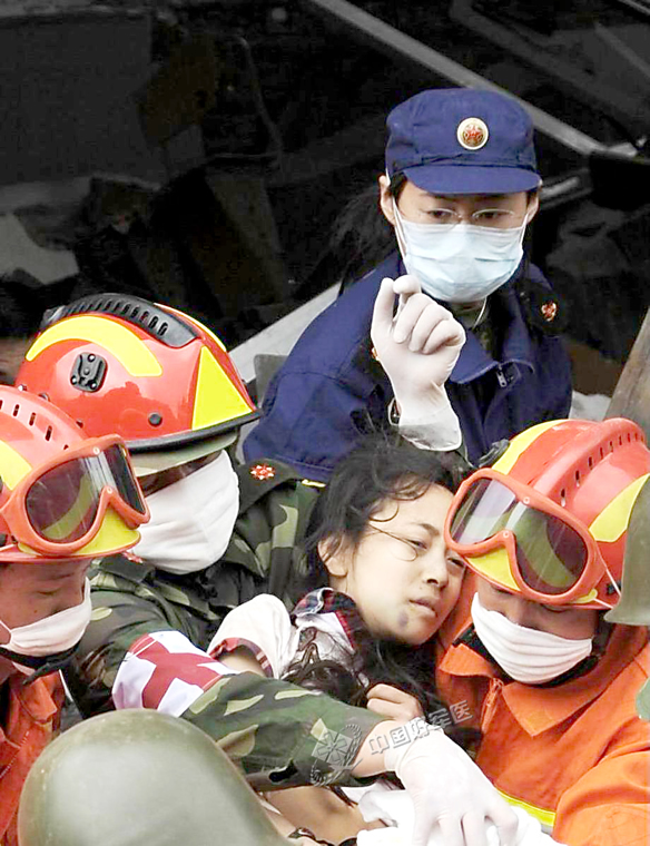 医疗队成功抢救"芭蕾女孩"李月.