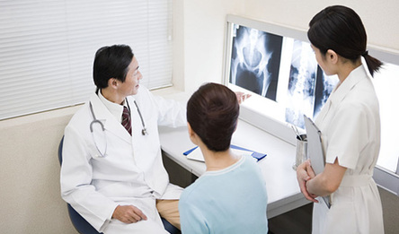 在孕18周时做了一次羊水穿刺检查,非常幸运,这是一个正常的孩子