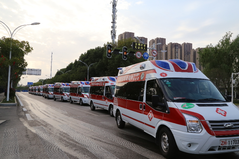 武汉军运会丨有一支队伍虽人在赛场,但却一直紧张地待在幕后