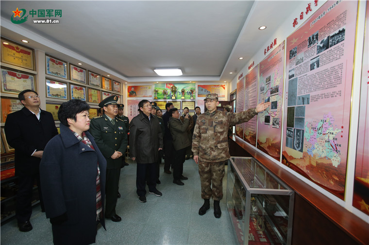 又来到战争年代为解放淮安市大胡庄牺牲了82名指战员的"大胡庄英雄连"