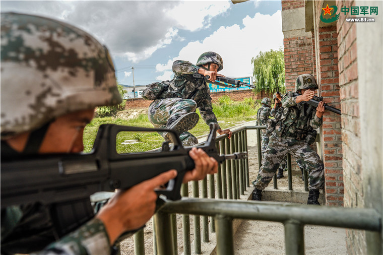 驻训"黄金期"如何组织实战化训练?这个旅给你答案