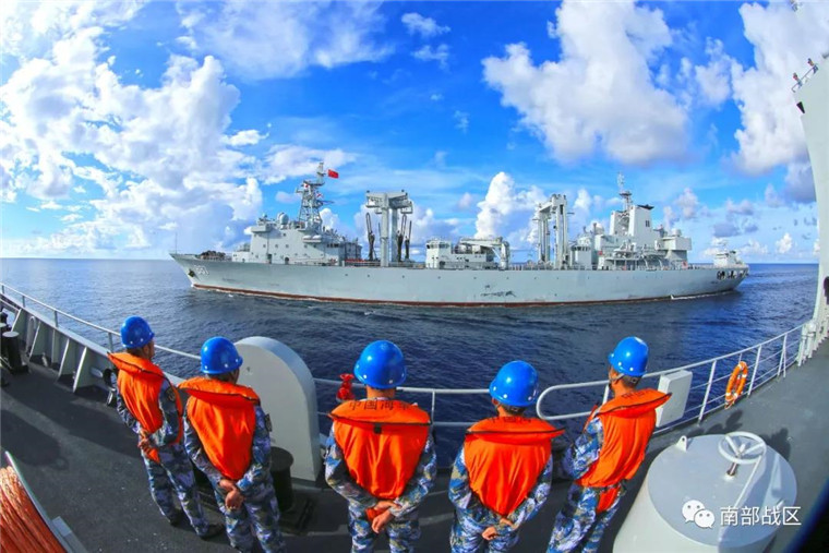 南部战区海军某大队组织舰艇编队赴某海域展开专攻精练 - 中国军网