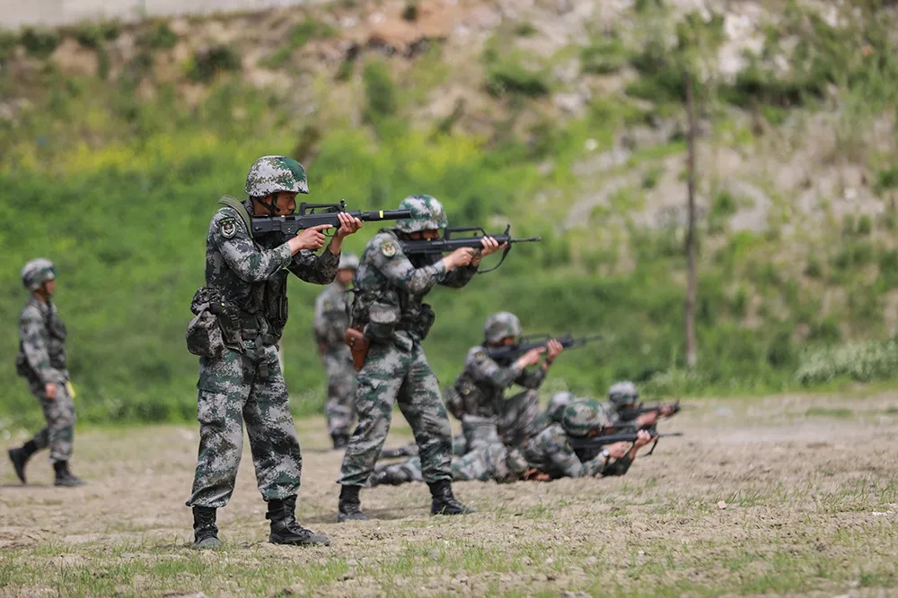 多枪型,多弹种上场!侦察兵搜剿残敌应用射击火力全开