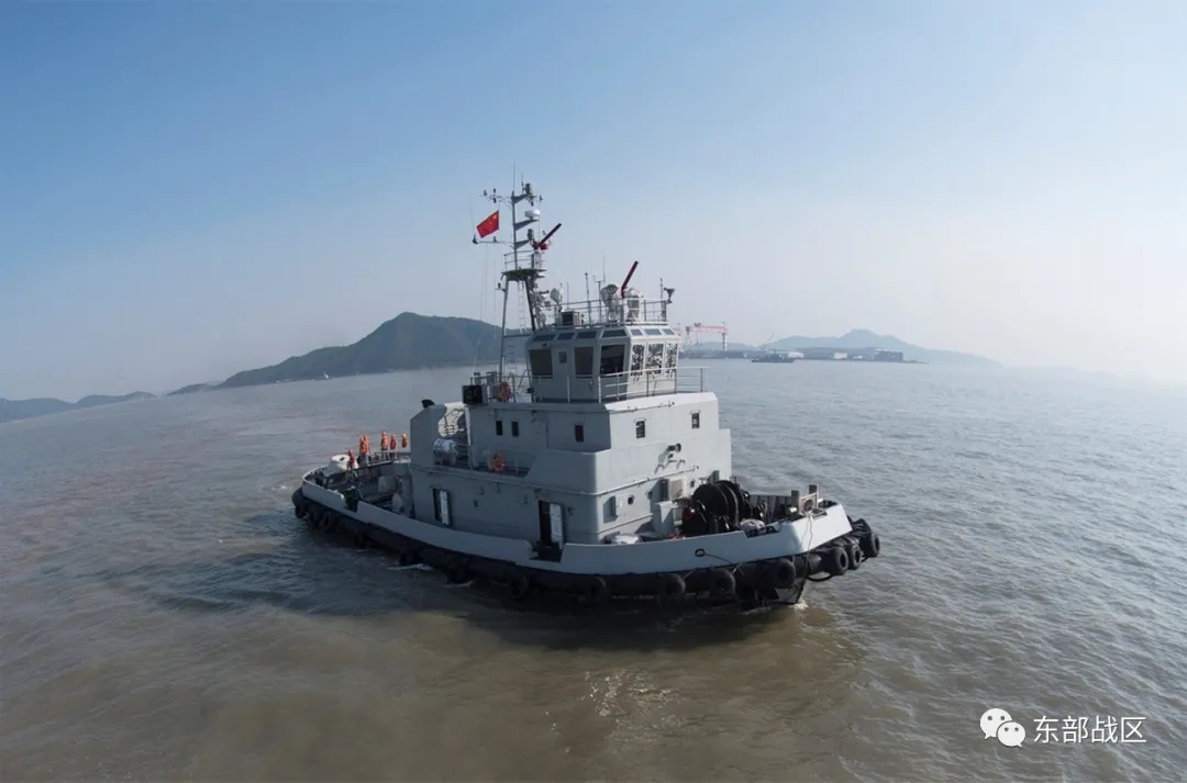 为了防护而做的特殊设计这是因为它经常要与其他舰艇"亲密接触"拖船最