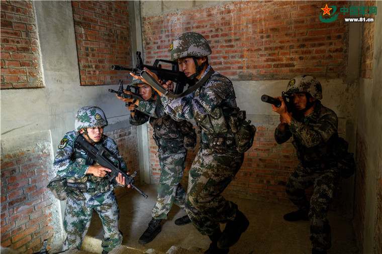 驻训"黄金期"如何组织实战化训练?这个旅给你答案