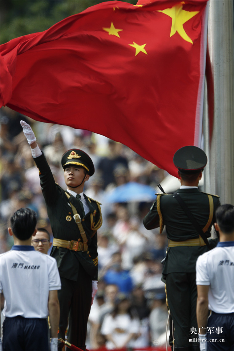 升国旗仪式 叶华敏 摄